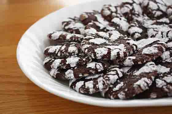 Chocolate Crinkle Cookies // One Lovely Life