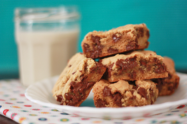 Super Soft Chocolate Chip Cookie Bars // One Lovely Life