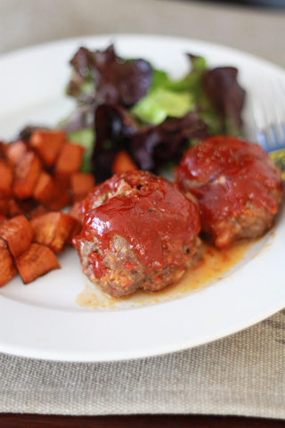 Mini Meatloaves - Gluten free, dairy free, and absolutely delicious! // One Lovely Life