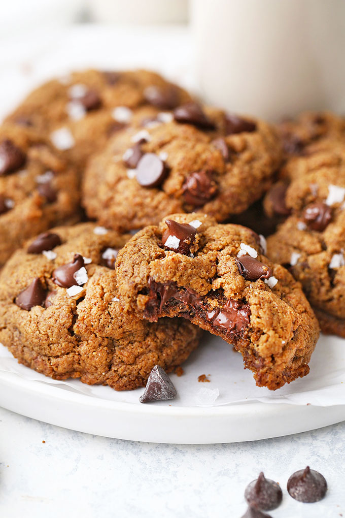 Gluten Free & Paleo Flourless Almond Flour Chocolate Chip Cookies from One Lovely Life