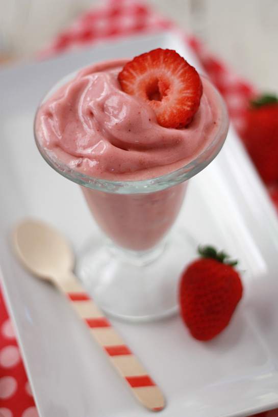 Strawberry Yogurt Banana Smoothie // One Lovely Life