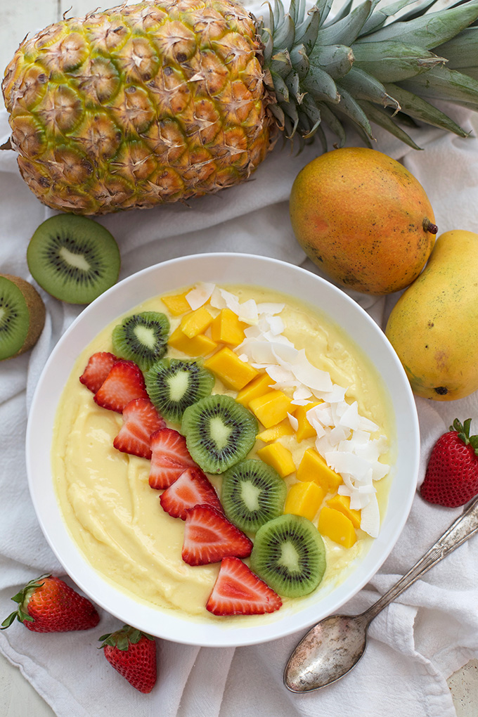 Mango Julius Smoothie Bowls -- Everything you love about an Orange Julius with a fresh spin! 