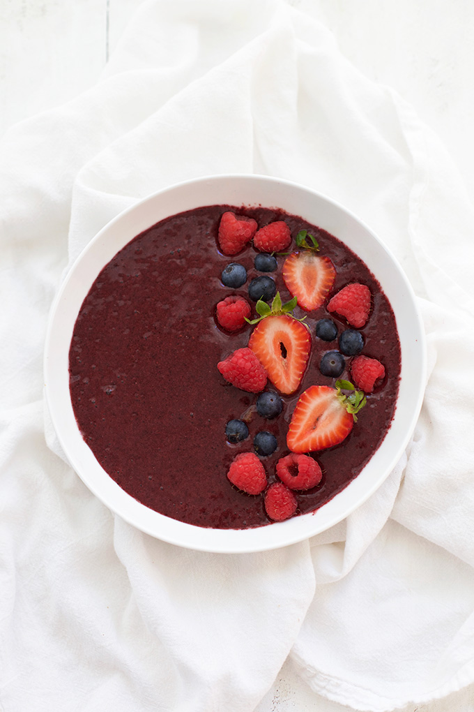 We love these Berry-Licious Smoothie Bowls. So good when it's hot outside! 