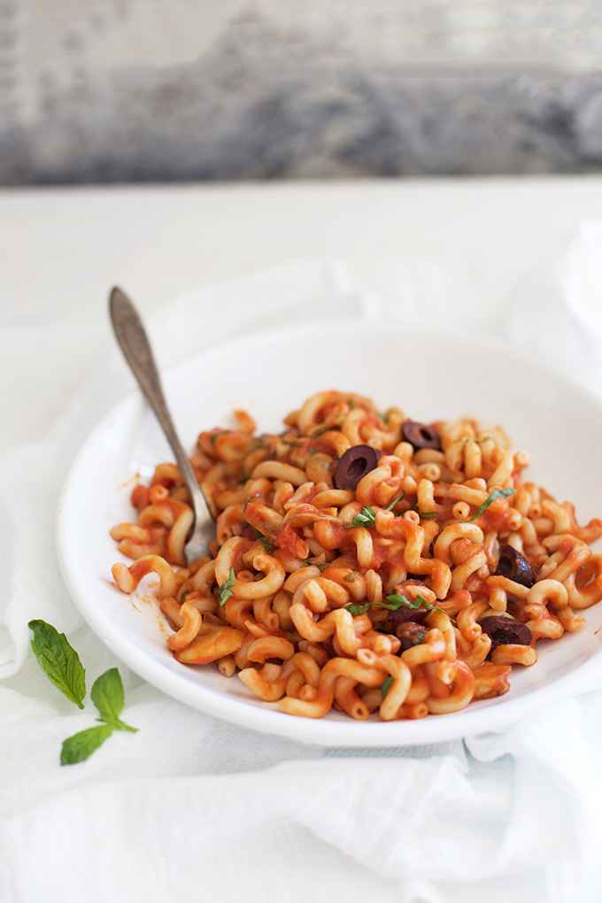 Perfect Pasta Sauce - this flavorful sauce is amazing with pasta, veggie noodles, or meatballs! 
