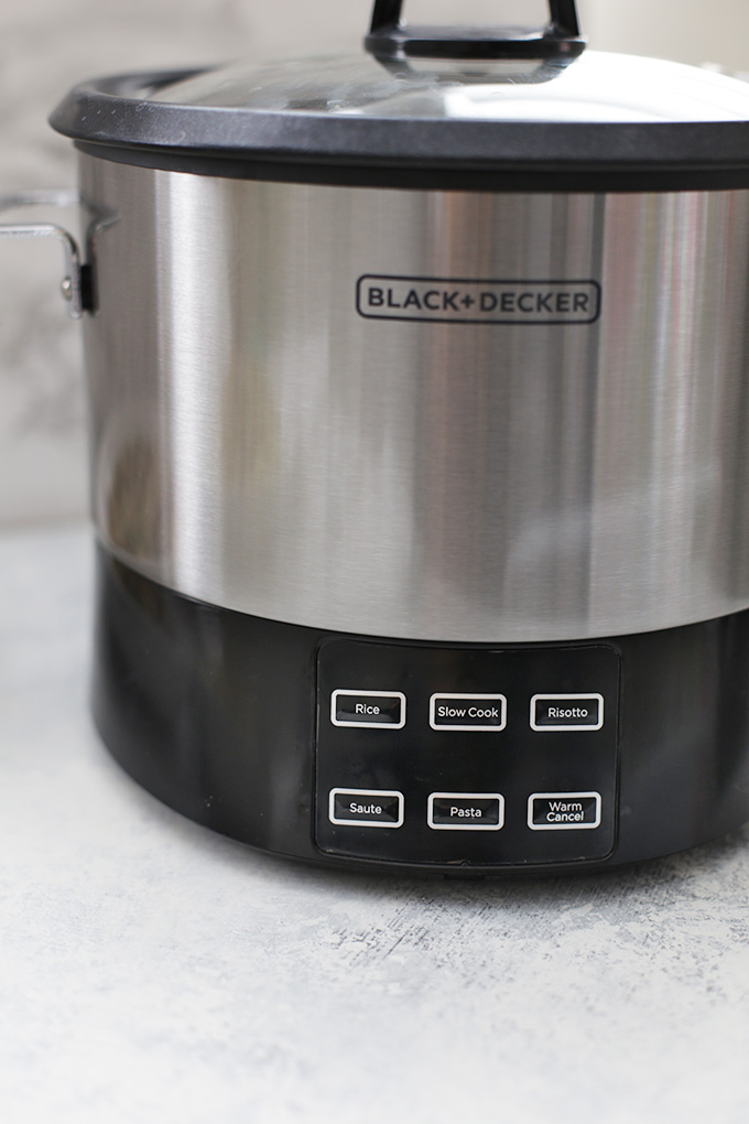 My @blackdeckerhome Rice Cooker is my best friend this season. You can make rice, quinoa, risotto, veggies, potatoes, and even cook fish in it! Here are 3 Simple Sides I make in my rice cooker to make me feel like the hostess with the mostest.