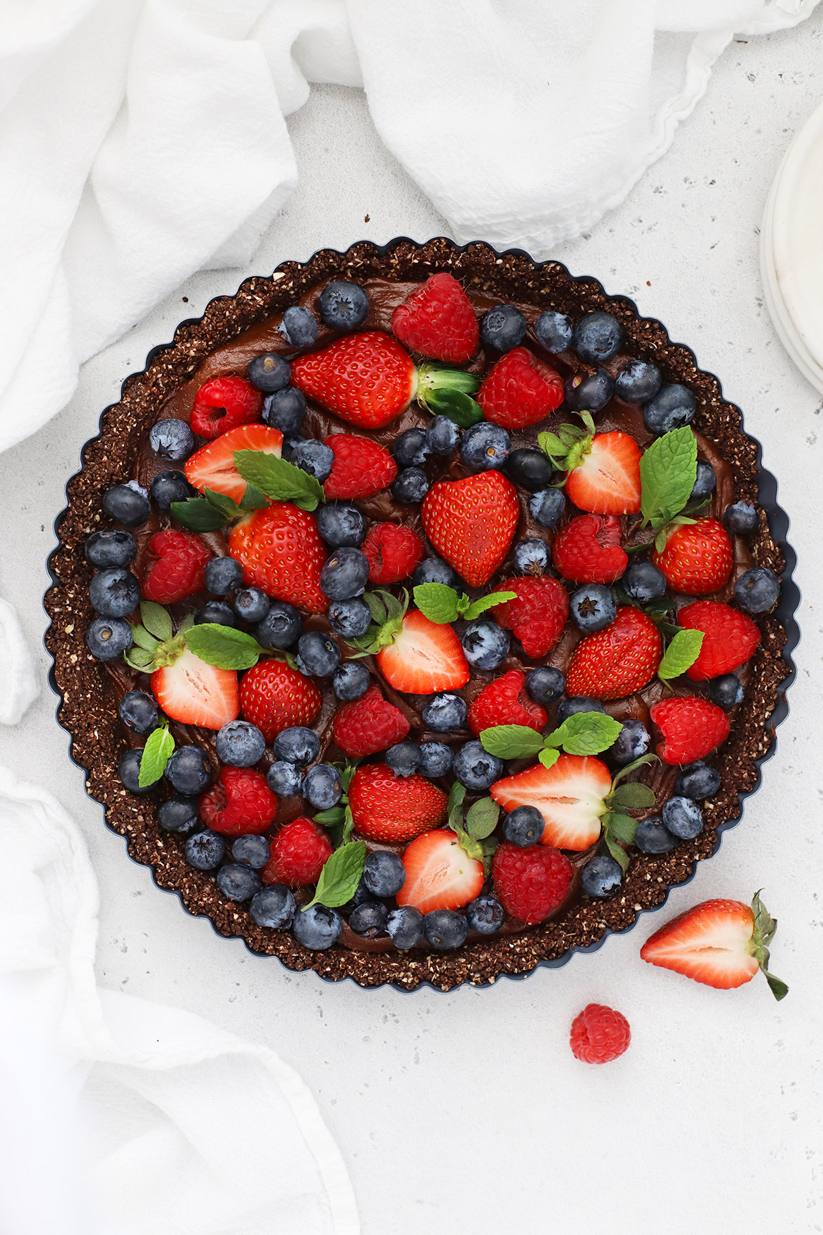 No-Bake Chocolate Berry Tart (Gluten Free & Vegan!)