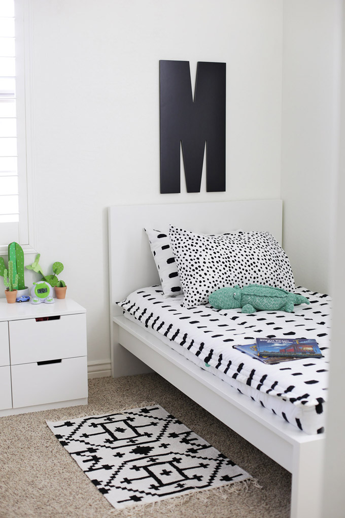 Black and White Boy's Bedroom - This turned out so cute and bright! 