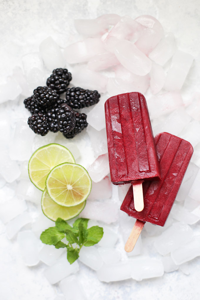 Virgin Blackberry Mojito Popsicles - These are AMAZING! Naturally sweetened, tangy, and delicious! (You can also make them with raspberries)