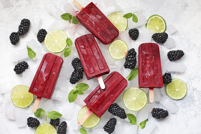 Refreshing Virgin Blackberry Mojito Popsicles - These are incredible! 