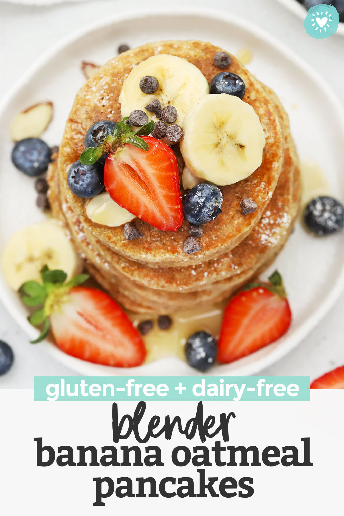 Blender Banana Oatmeal Pancakes - These healthy banana oatmeal pancakes are so easy! The perfect pancakes for weekdays or lazy weekends. (Gluten-free, dairy-free) // Healthy banana pancakes // banana oat pancakes // gluten-free banana pancakes #pancakes #glutenfree #healthybreakfast #banana #oatmeal