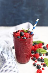 Blueberry Pomegranate Smoothie (Vegan & Paleo) - This smoothie is PACKED with superfood goodness!