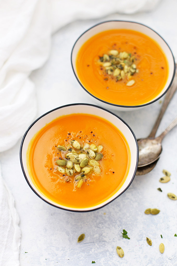 Instant Pot Carrot Ginger Soup - Love the subtle ginger in this easy vegan soup! (Paleo & Whole30 approved!) 