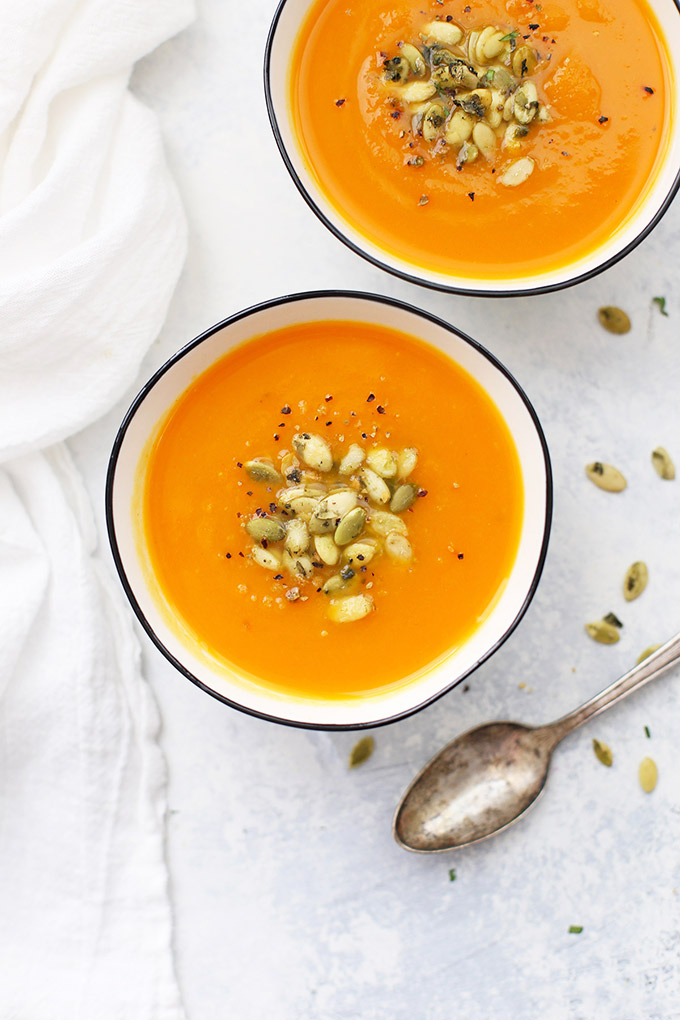 Instant Pot Ginger Carrot Soup - This paleo and vegan soup is SO delicious and SO easy! 