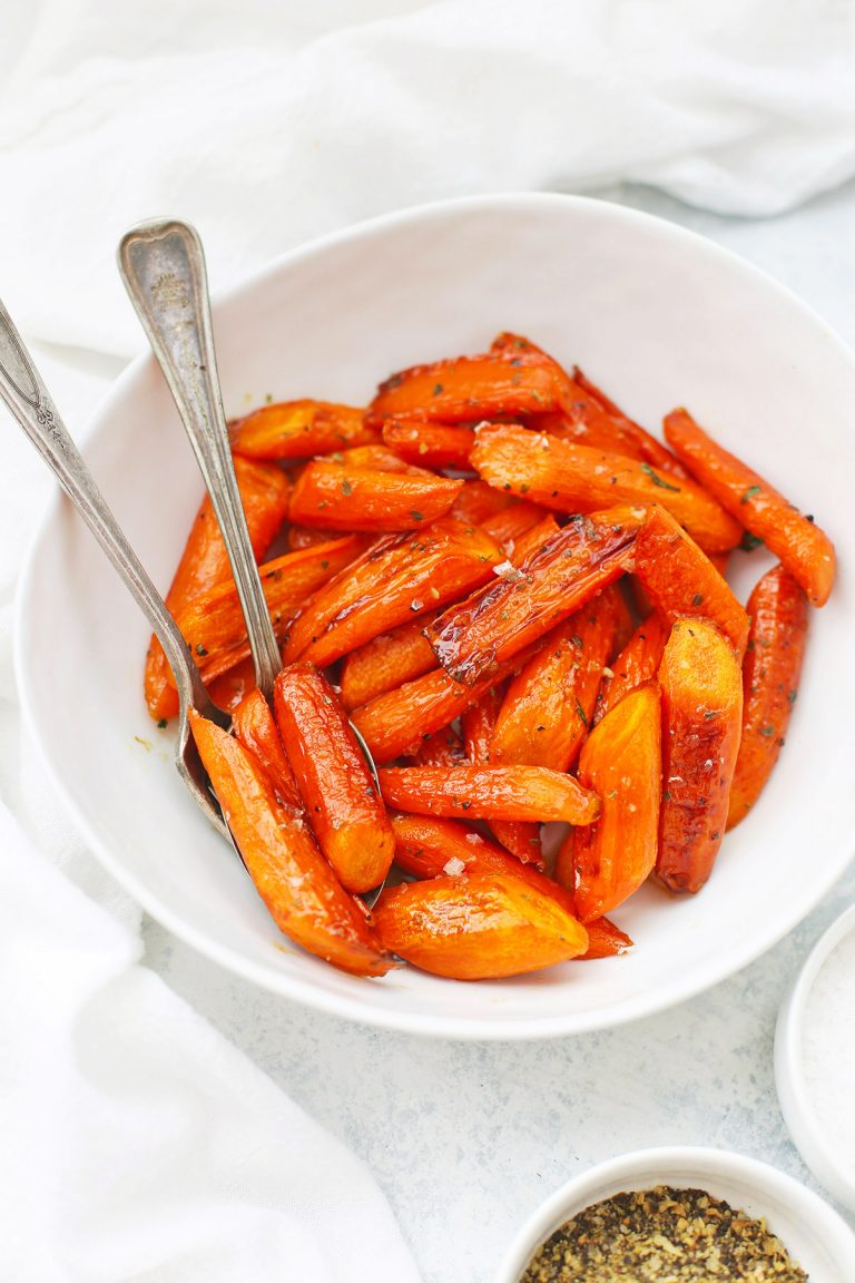 Glazed Roasted Carrots (Paleo + Vegan-Friendly)