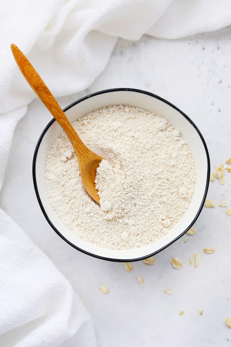 How to Make Oat Flour (Gluten-Free)