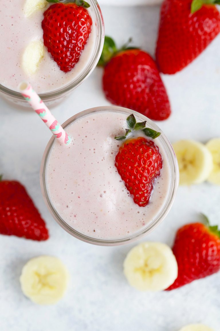 Strawberry Banana Smoothie (Vegan + Paleo Friendly!)