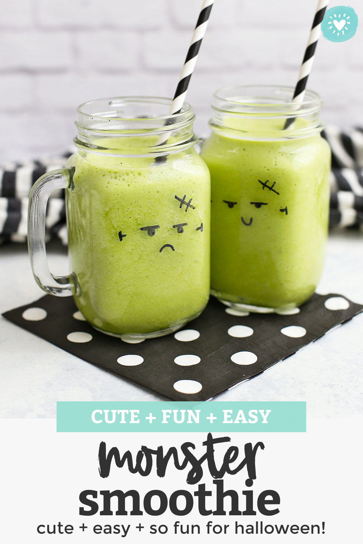 Halloween Monster Smoothies - Learn how to use a marker to make adorable monster smoothies on your smoothie cups. The perfect Halloween breakfast or healthy Hallowen snack! // Halloween ideas for kids // green monster smoothie // halloween party food