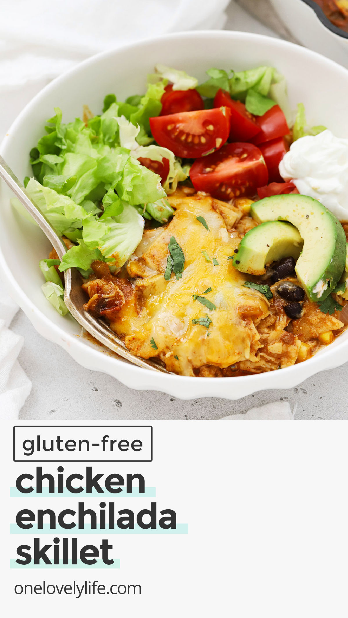Easy Chicken Enchilada Skillet - This enchilada bake is made in one pan and PACKED with delicious flavor. You'll love this easy dinner recipe! // One Pan Dinner // Skillet Dinner / Easy Healthy Dinner Ideas / Healthy Dinner Recipe / Gluten Free Dinner / Enchilada skillet recipe / chicken enchilada skillet recipe / gluten free chicken enchilada skillet / gluten free one pan dinner