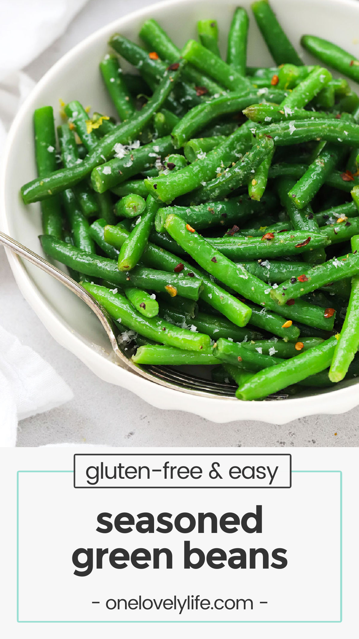 This easy seasoned green beans recipe is made from simple ingredients that pack in BIG flavor. You'll love this easy green bean seasoning! // seasoning for green beans / seasoning for frozen green beans / seasoning for canned green beans / how to season green beans / green beans side dish / seasoned green beans without bacon / green bean recipe / vegetable side dish / gluten-free side dishes / gluten-free thanksgiving recipes / gluten-free Easter recipes