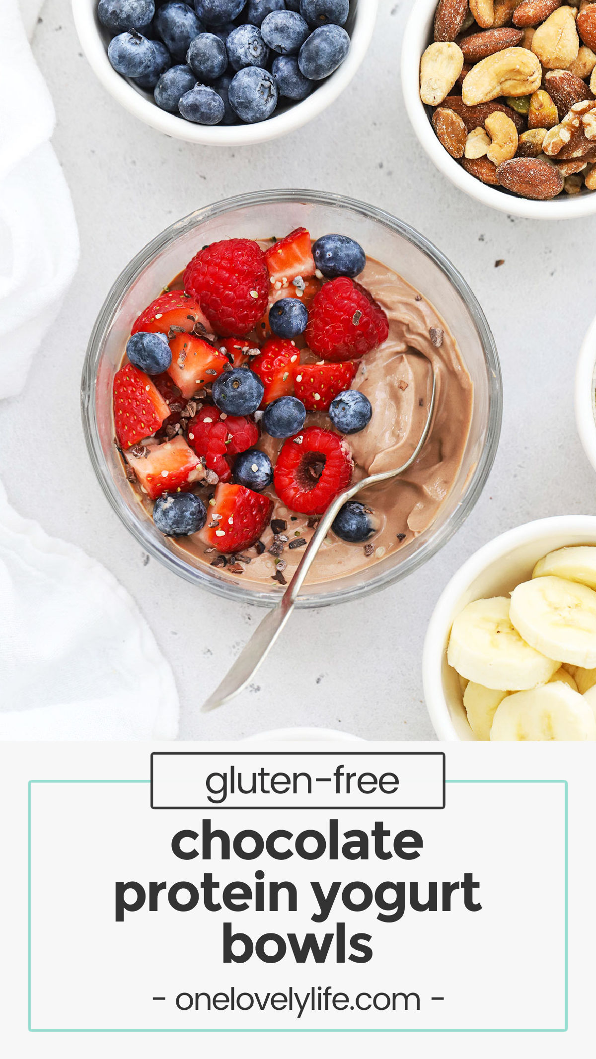 We love this chocolate protein yogurt bowls recipe! It's a delicious high protein breakfast idea--no eggs required! / high protein breakfast without eggs / chocolate yogurt bowl recipe / protein chocolate pudding / high protein yogurt / lactose free chocolate protein powder / healthy breakfast idea / healthy meal prep breakfast / gluten-free breakfast / summer breakfast